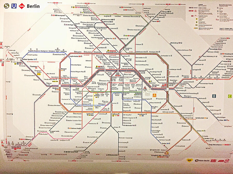 Berlin U-Bahn Paulo Nupi DJ Sound Designer Artistic Residence Berlin, Schloss Bröelin